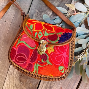 Petit bestickte handgemachte echte Ledertasche Geldbörse Crossbody Stamped Verschönerte BOHO Boho Beach Fashion Hipster Fiesta Geschenkideen