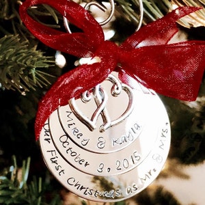 Adorno personalizado para la primera Navidad, regalo de boda grabado