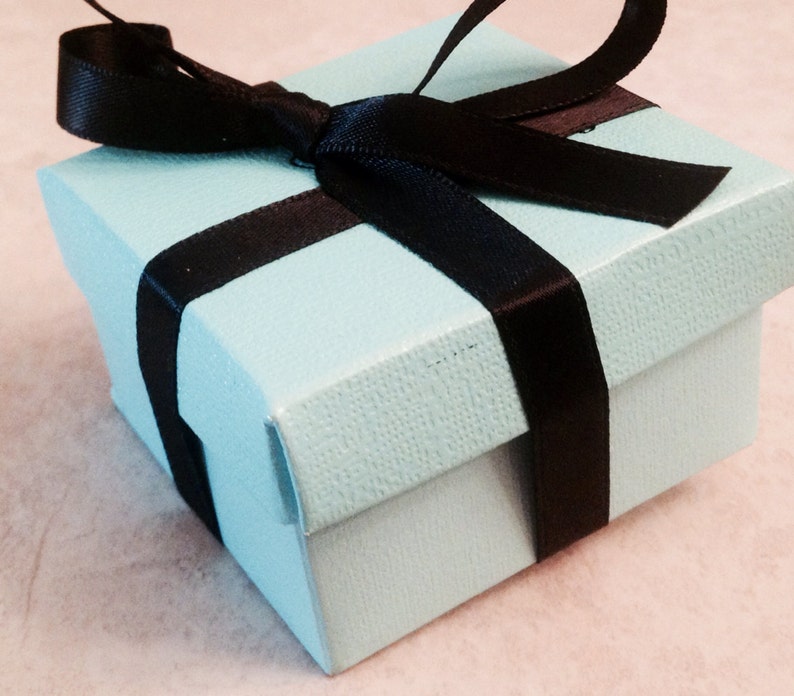 Add a gift wrapped box Etsy