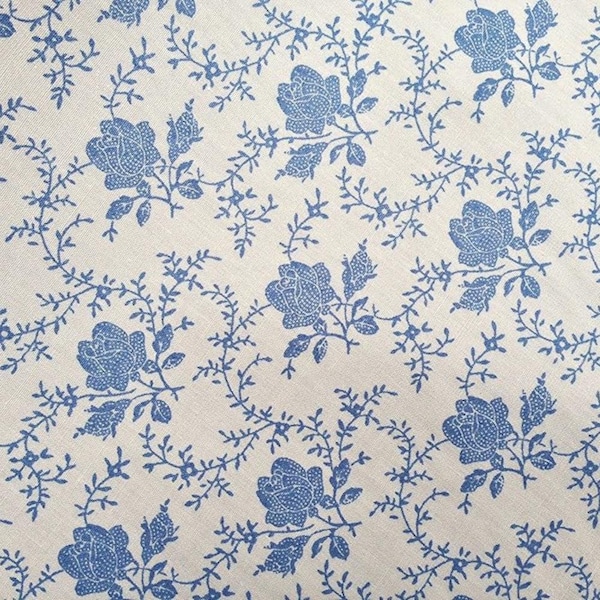Tela de popelina 100 % algodón con estampado floral de rosas y flores de Hubble, Abingdon Avenue, 112 cm de ancho