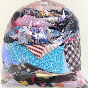1kg Mixed Fabric Scraps for Sewing, Quilting, Patchwork Crafts