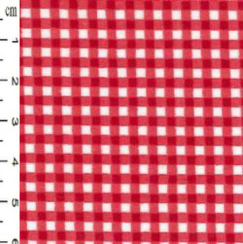 K&ouml;nnte beinhalten: Rotes und wei&szlig;es Gingham-Gewebe mit einem kleinen Karomuster. Der Stoff wird in Zentimetern gemessen.
