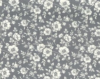 100% Cotton Poplin Fabric Rose & Hubble White Blooming Flowers Vines Floral