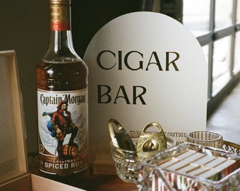 Cigar & Whiskey Bar Modern Minimalist Event Table Top Sign - Digital/Imprimible - Editable/Listo para imprimir - + Guía de Canva GRATIS (tamaño 8x10")