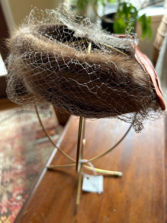 Vtg Mink Fur Brown Velvet Bow Veil Fascinator Hat Open Crown Pill Box 1940s Vintage brown velvet fascinator - Gem main image 2