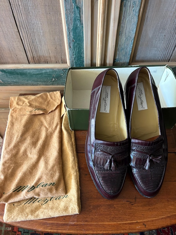 Vintage Mezlan Hand Made Burgundy Lizard Skin Tassel Loafers  display picture 3