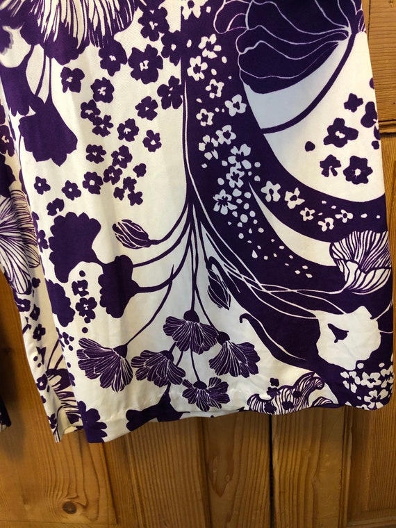 Vintage 70’s Purple and White Floral Print Nylon … - image 2