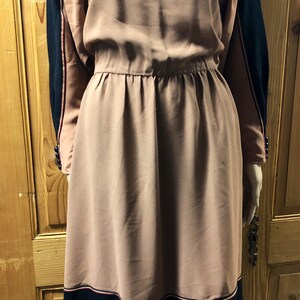 Vintage 80-talsklänning i crepe från Nipon Boutique för I Magnin, långärmad