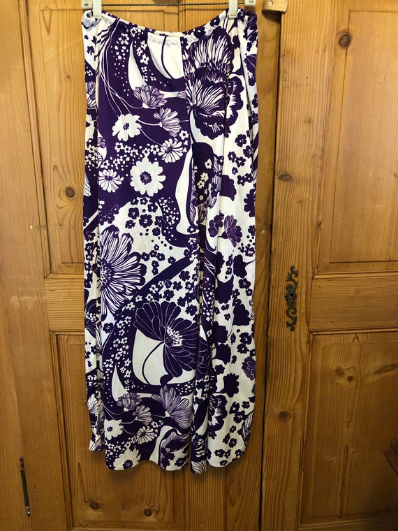 Vintage 70’s Purple and White Floral Print Nylon … - image 4