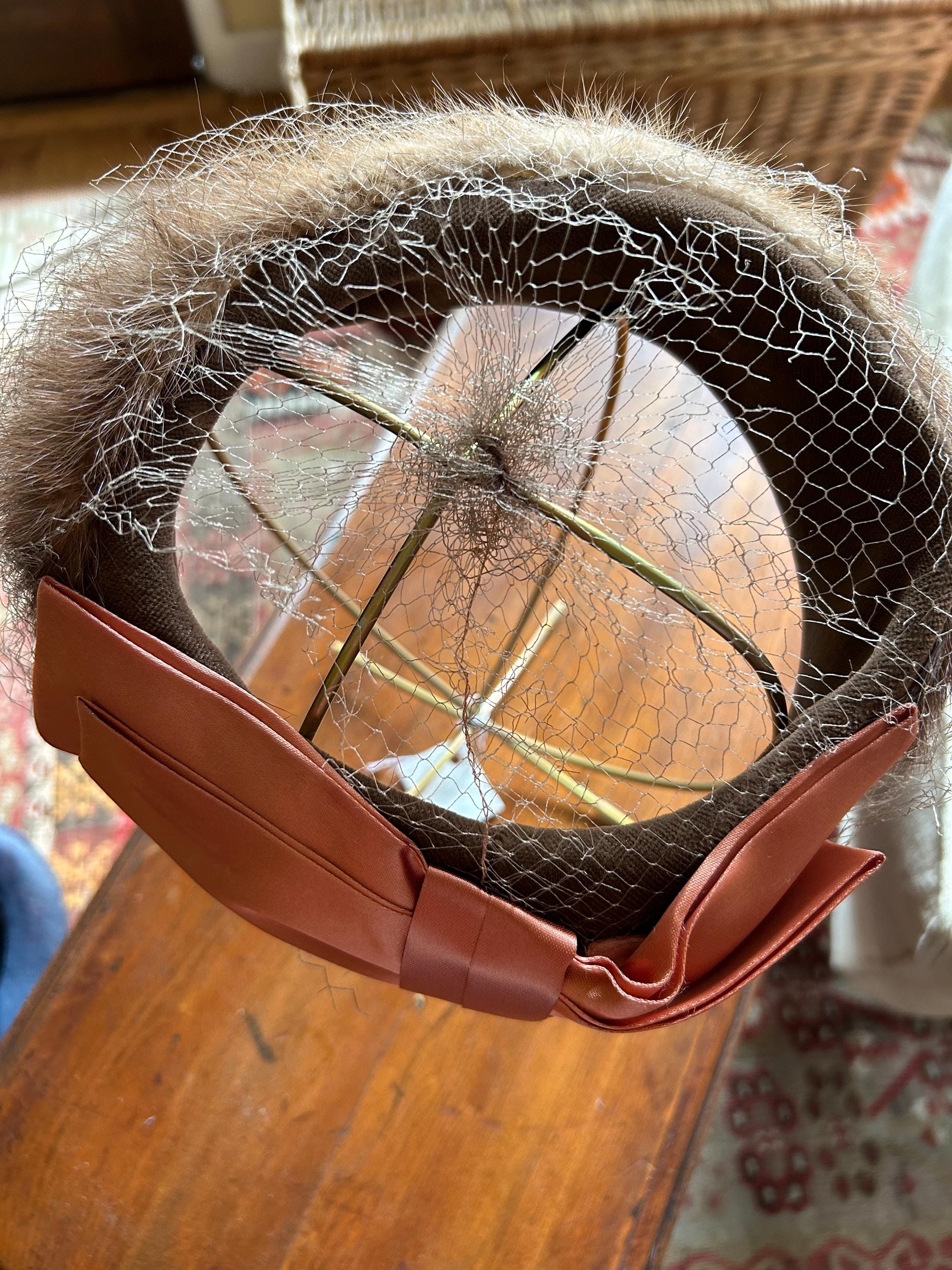 Vtg Mink Pillbox Hat Velvet Bows Veil Net Brown 40s 50s 60s  display picture 1