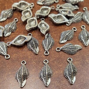 25 pcs antique SILVER METAL ALLOY charms (lead, nickel, & cadmium free) Shell