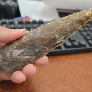 Pointe de flèche en pierre d'agate, pointe de lance, 14 à 15 cm