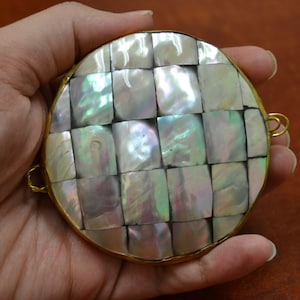 round MOTHER of PEARL SHELL trinket box