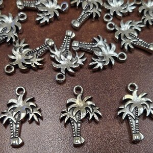 25 pcs antique SILVER METAL ALLOY charms (lead, nickel, & cadmium free) 3 Palm Tree