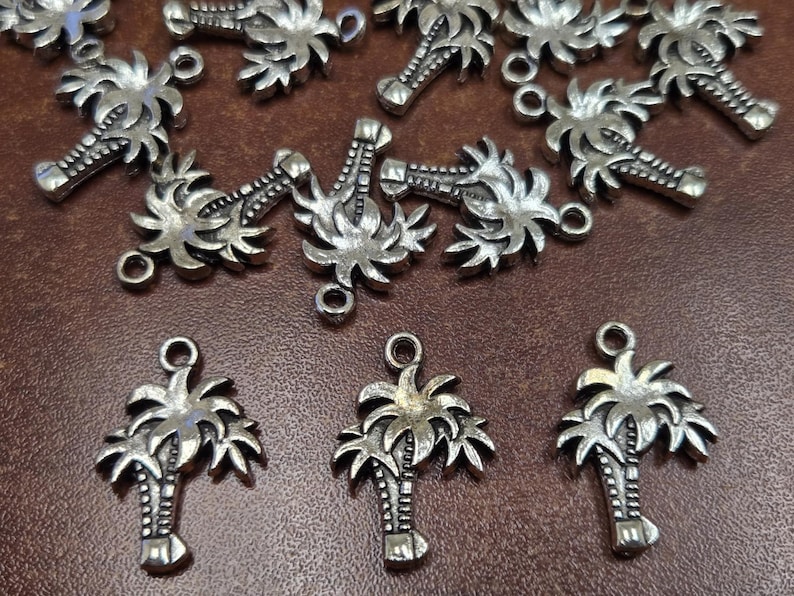 25 pcs antique SILVER METAL ALLOY charms (lead, nickel, & cadmium free) 3 Palm Tree