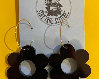 Black flower acrylic laser cut hoop earrings Mary quant 60s style hippy