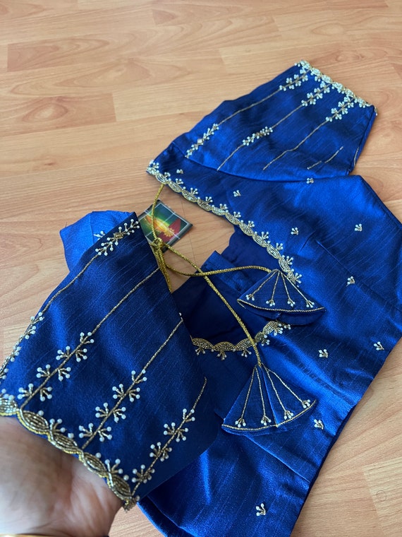 新品未使用☆bluelea Embroidery jacquard blouse 新品 BLUELEA EMBROIDERYJACQUARDBLOUSE ブルレア - メルカリ