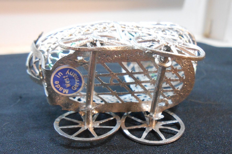 Metal baby cheap carriage