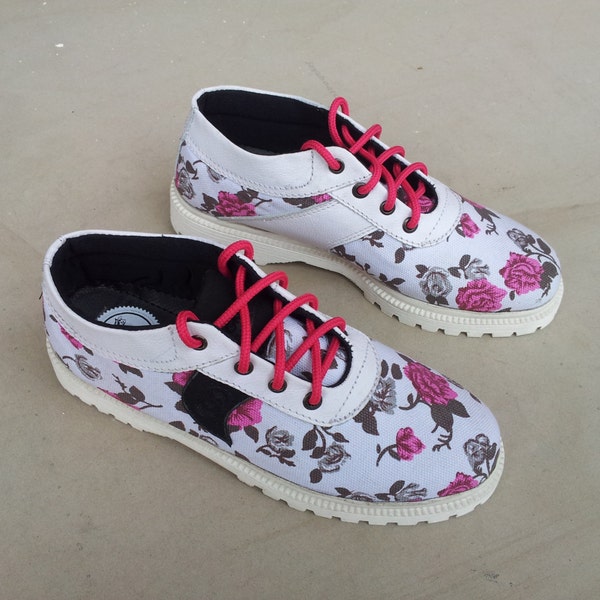 white women shoes pink flower motive US 8 women / EU 39 canvas handmade Rangkayo sneakers