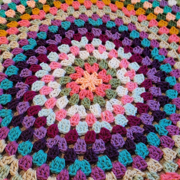 Crochet Blanket Pattern PDF - Granny Style Crochet Circle Afghan  - Handmade Afghan, Handmade Blanket, Crochet Blankets, Crochet Afghans,DIY