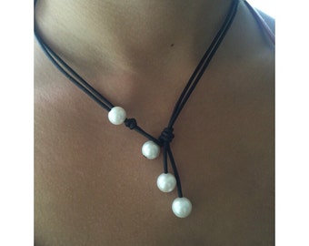 Leather pearl necklace, freshwater pearl necklace, pearl choker, pearl necklace, summer jewelry, leather jewelry, leather and pearls