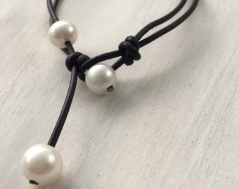 Leather pearl ankle bracelet, ankle bracelet, anklet, freshwater pearl anklet, pearls on leather, pearl ankle bracelet, summer jewelry