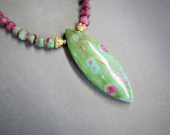 Ruby Fuchsite, Ruby Zoisite, rode en groene ketting, hanger, 14K Goud gevuld, hart, Bali Vermeil, Hill Tribe zilver, natuursteen