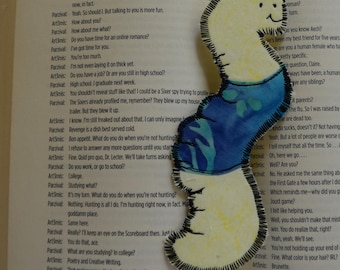 Stoff Lesezeichen – Gummy Worm Charakter Design, Geschenk für Leser