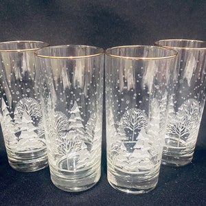 Pines, Winter scene tumblers, pine trees goblets, glassware, set of 4, holiday snow scene, Christmas table, Arby&#39;s Christmas 1980&#39;s promo