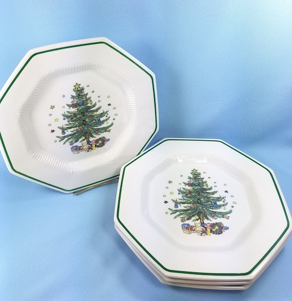 Nikko christmastime top dinner plates