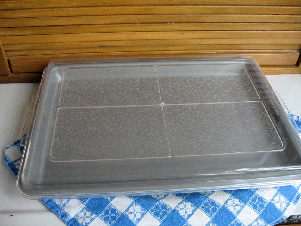 USA Pan Bakeware Nonstick, Jelly Roll Pan with Lid