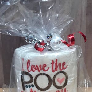 Adoro la carta igienica Poo outta You. Carta igienica ricamata per San Valentino. Carta igienica ricamata. Regalo scherzoso. Regalo di anniversario. Ammiratore segreto.