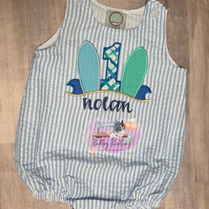Surfboard Birthday Romper. Surfboard Birthday Shirt. Boy bubble romper. Girl Bubble Romper. Summer baby outfit. Beach Outfit. Personalized.