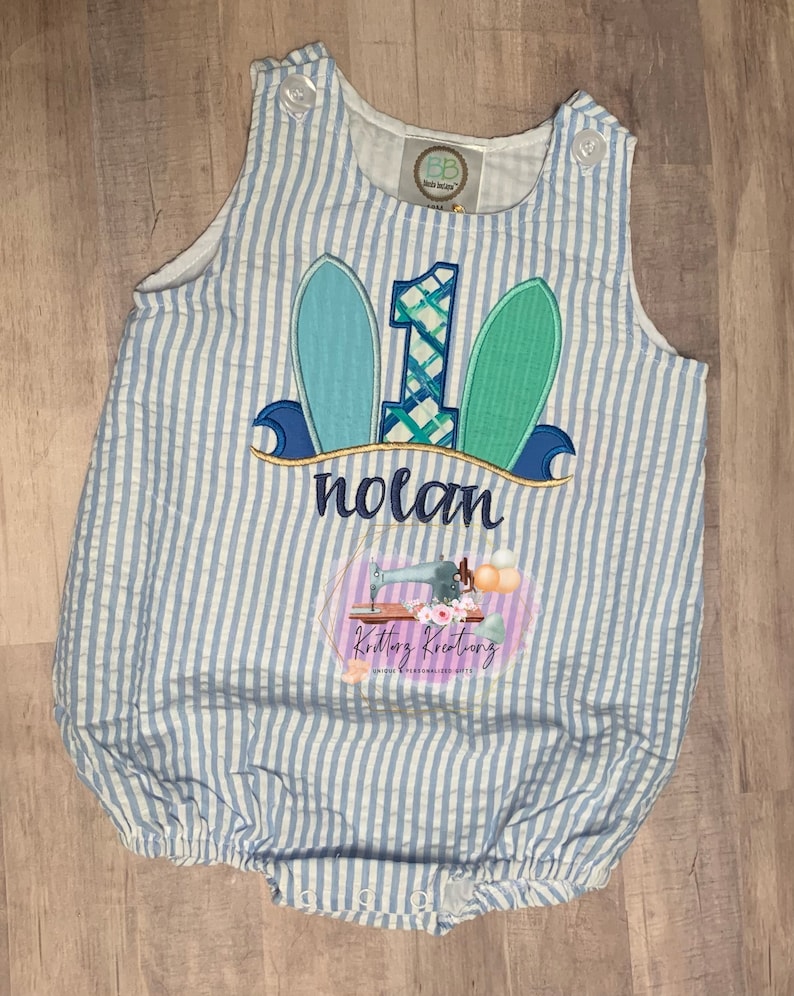 Surfboard Birthday Romper. Surfboard Birthday Shirt. Boy bubble romper. Girl Bubble Romper. Summer baby outfit. Beach Outfit. Personalized. bild 1