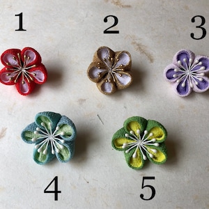 Lapel pin Plum flower LP2201