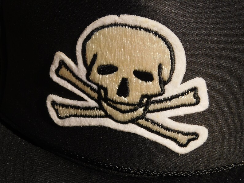 Vintage Black Biker Skull N Crossbones Embroidered Patch Mesh Snapback Hat
