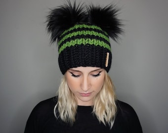 Gorro de punto doble con pompón a rayas de Halloween en verde y negro / Charlie & Luna Co.