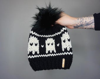 Gorro Ghostie - Charlie and Luna Co. / Edición limitada, unisex, Halloween, gorro de punto, pompón de piel sintética, para hombre, mujer, adolescentes, disfraz