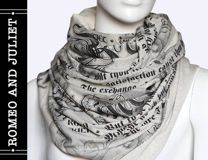 Romeo and Juliet Book Scarf image 2