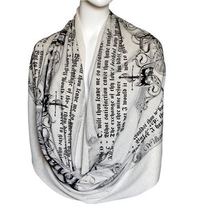 Romeo and Juliet Book Scarf image 4