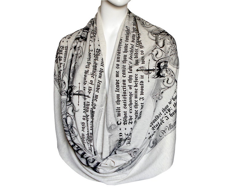 Romeo and Juliet Book Scarf image 4