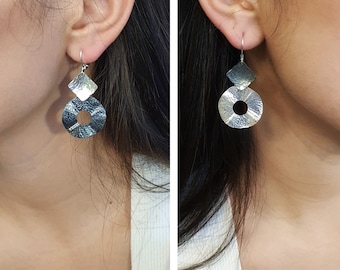 Pendientes de plata de ley / Pendientes de plata oxidada / Pendientes texturizados / Pendientes asimétricos