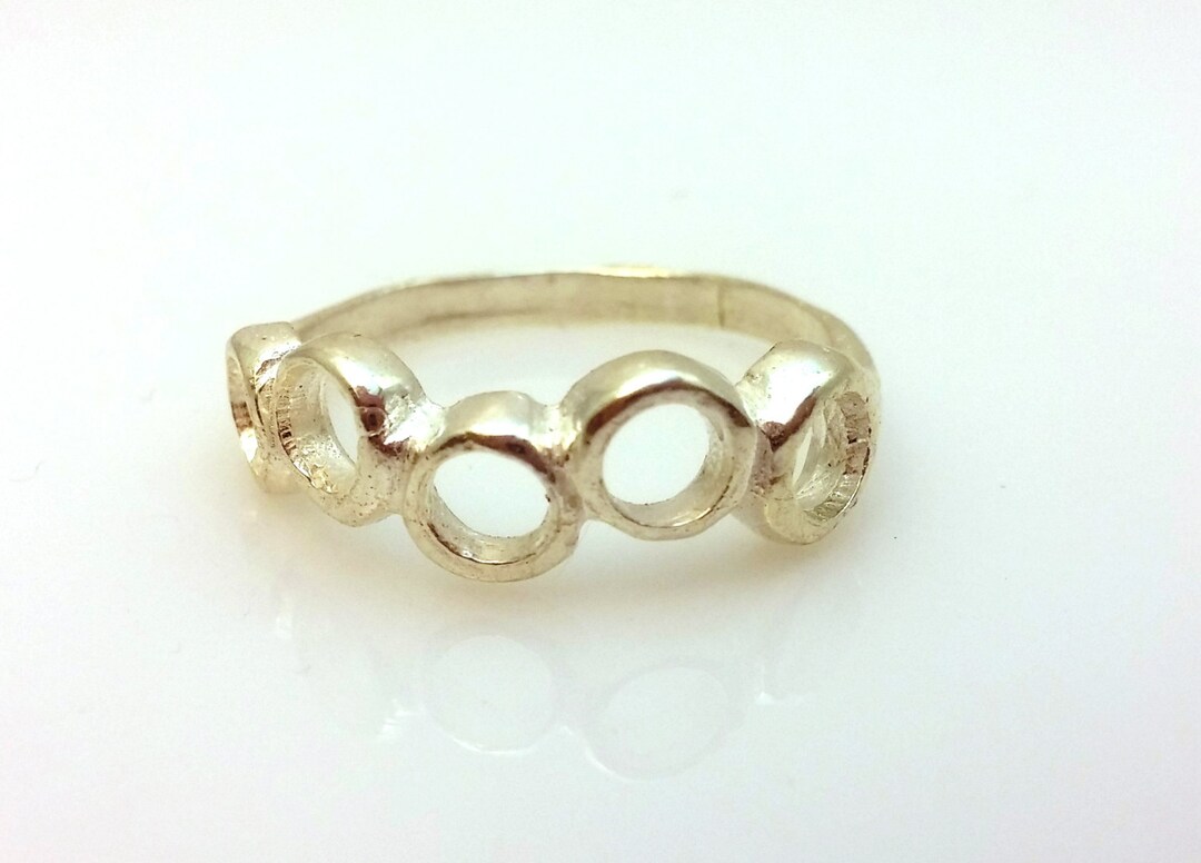 .925 Sterling Silver Simple Circle Band Ring | Minimalist Repeating Circle Design | Sizes 4-10 | Solid Sterling Silver Jewelry
