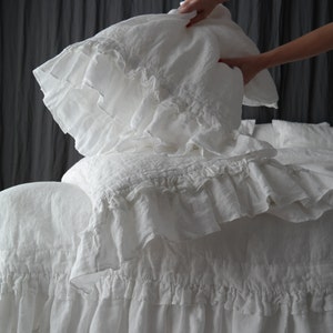 LINEN DUVET COVER set  . Rustic style ruffled duvet cover and pillowcases. France linen bedding set.