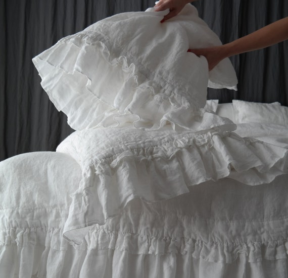 LINEN DUVET COVER set . Rustic style ruffled duvet cover and pillowcases. France linen bedding set.