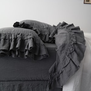 LINEN SHEETS SET with ruffles. 4 pieces-flat ruffled top sheet, fitted sheet and two ruffled pillowcases. image 2