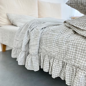 LINEN DUVET COVER .  Shabby Chic linen ruffled duvet cover. Softened and washed linen. MOOshop