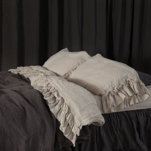 LINEN SHEETS SET with ruffles. 4 pieces-flat ruffled top sheet, fitted sheet and two ruffled pillowcases. image 7