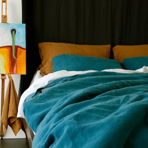 LINEN BEDDING SET of 3 pieces. Duvet cover and two pillowcases with small ties closure.