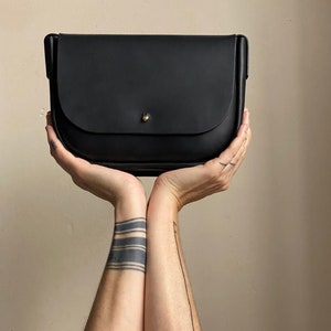 Bea Bag,Black bag, Black leather bag, Saddle bag, womens black bag, black work bag, black leather purse, black purse, leather purse image 1